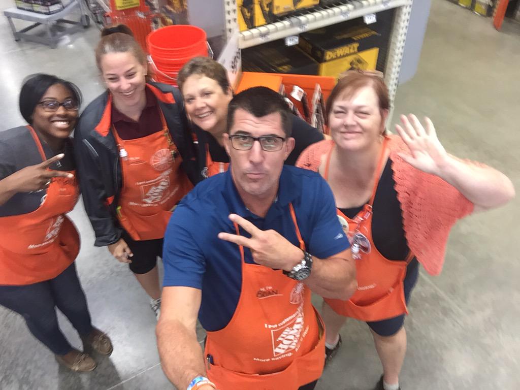 Depot6920's tweet photo. @HomeDepot #ServiceSelfie http://t.co/aTE9dzAWJP