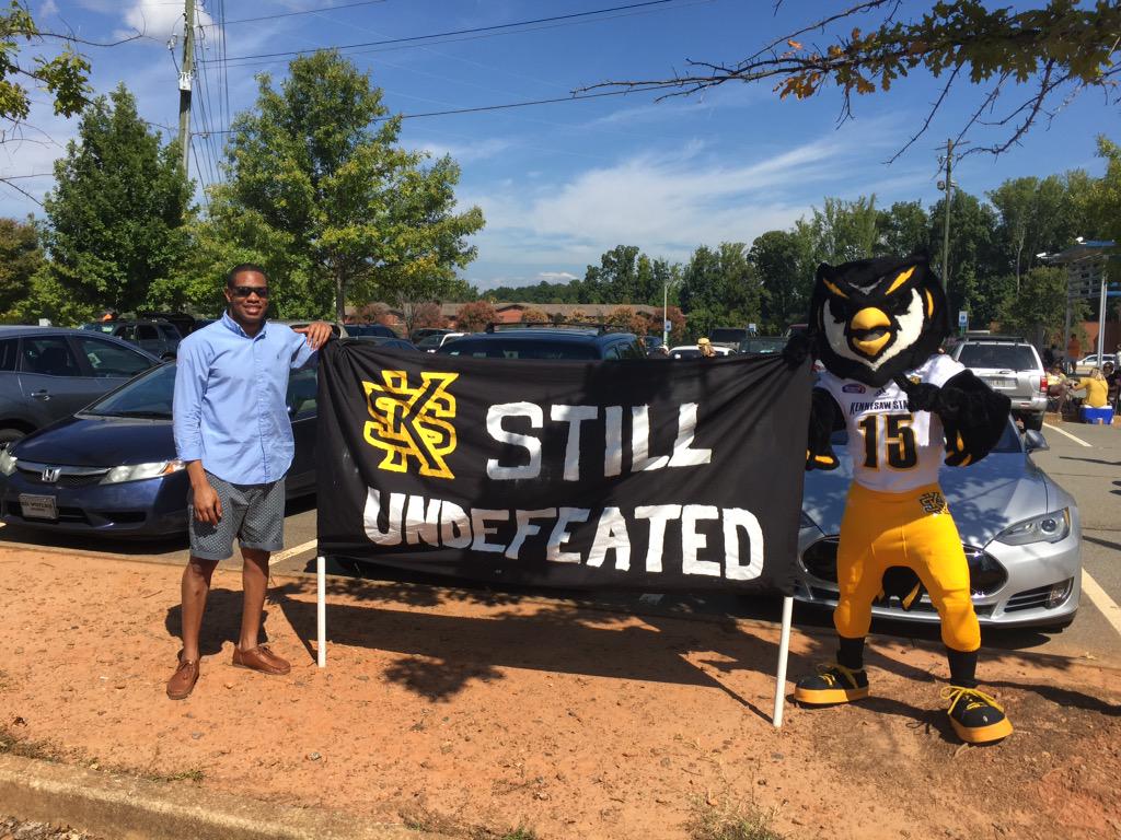 GaryM_Walker's tweet photo. Game time!! @KSUOwlNation @KSUOwlsFootball http://t.co/Cfsb4bwDBz