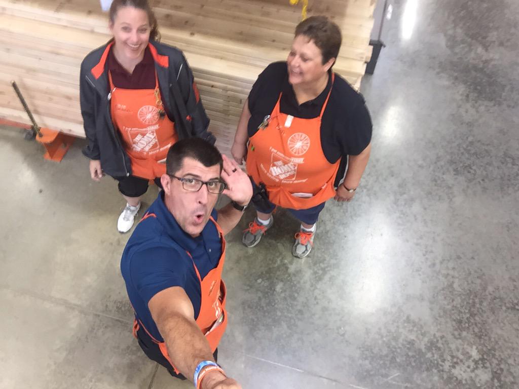 Depot6920's tweet photo. @HomeDepot #ServiceSelfie http://t.co/Hf9jn95qHr