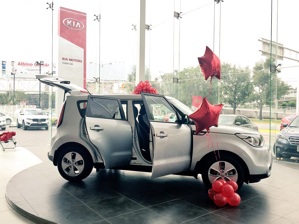 #LaCocheraEnEXA en vivo desde <a href="/KIAGalerias/">KIA Galerías</a> ¿Conocen al Kia Soul? Vengan a verlo <a href="/sergiooliveiram/">Sergio Oliveira</a> <a href="/sillas_gdl/">Luis Sillas</a> <a href="/exagdl/">Exa Guadalajara 101.1 FM</a>