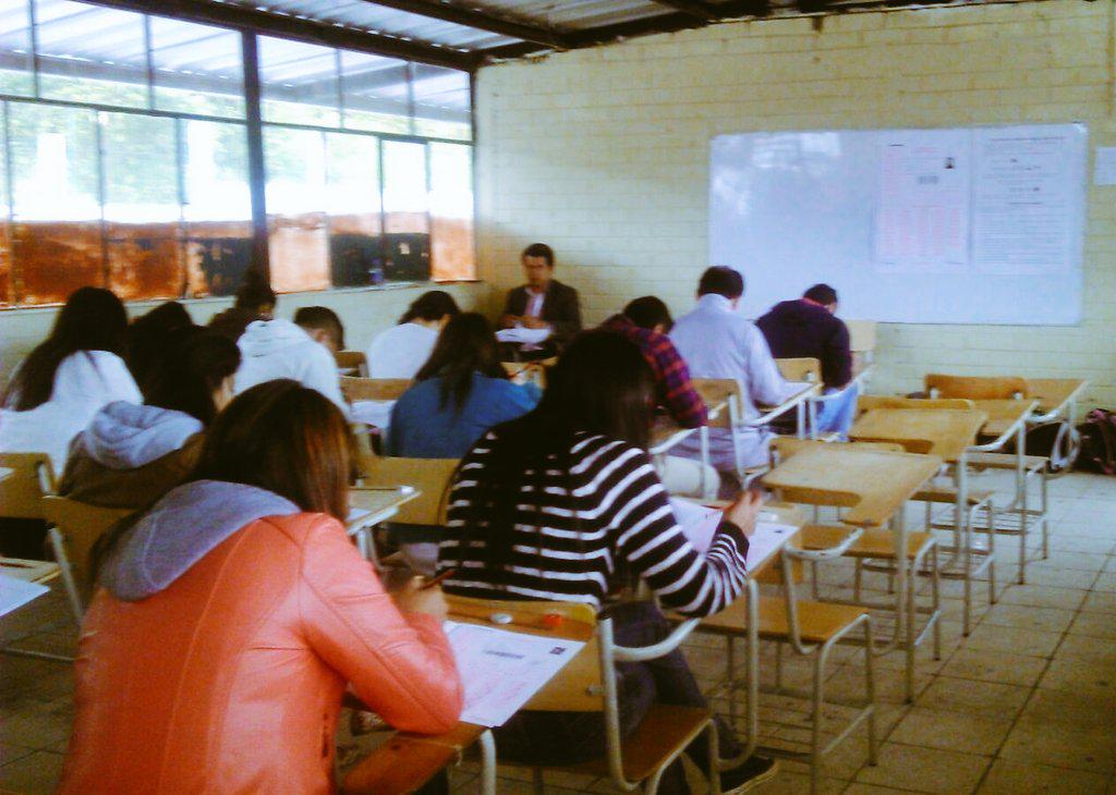 malumontesdeoca's tweet photo. El #ENESmiFuturo es un instrumento que explora procesos cognitivos esenciales para cursar con éxito la #ES @dsprocel http://t.co/zOkVwXZVFe