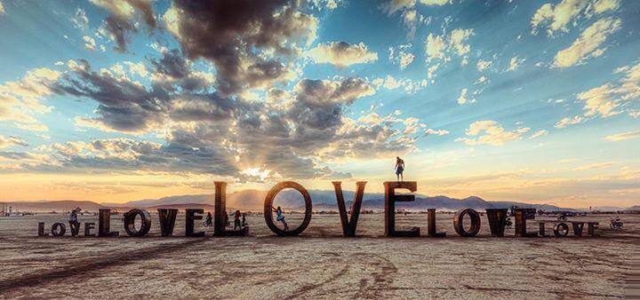 AnonymousMeBlog's tweet image. Everything we do either, stems from our "fear" or "love". We then reflect this out. #WeAreWhatWeFear #WeAreWhatWeLove