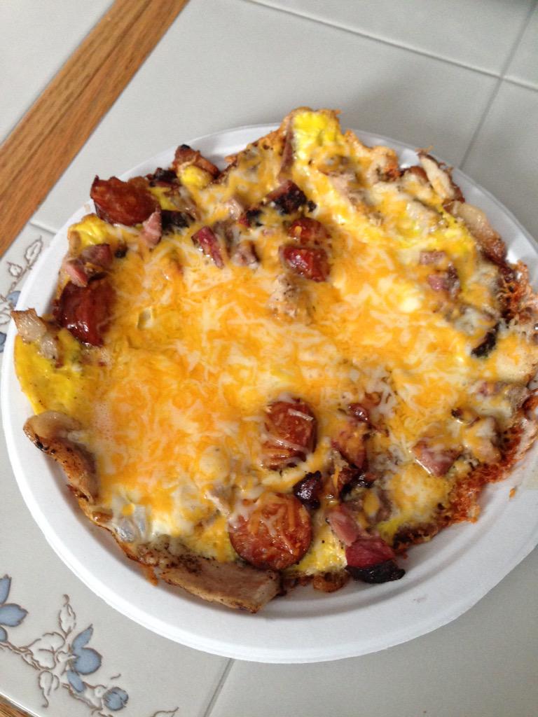 Ted_the_Butcher's tweet photo. I made this with leftover BBQ pork ribs and jalapeño cheddar from @HoodooBrownBBQ !  I call it the BBQ Bomb-lette! http://t.co/DVbEsOlLZt