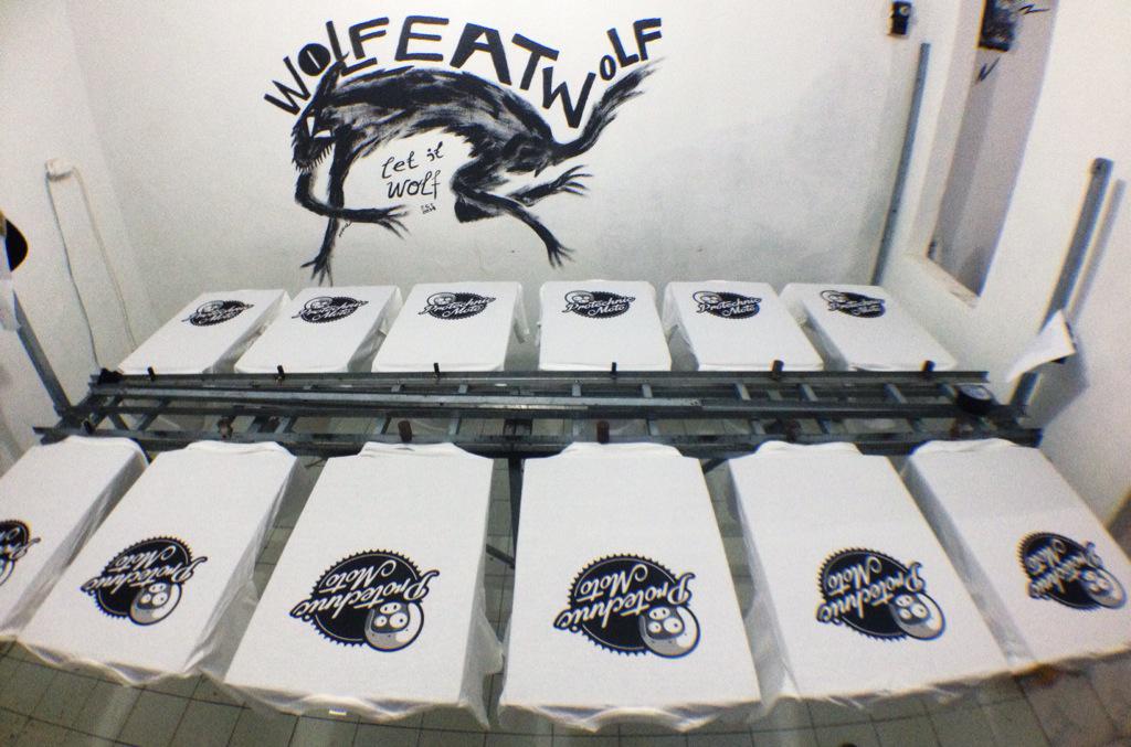 kangendro's tweet photo. Komunitas, klub, event, Gank, sekte dll. Butuh kaos &amp; sablon Hub kami 081285222976 #sablonkaos #kaos #sablon http://t.co/uj2Yk3YEim