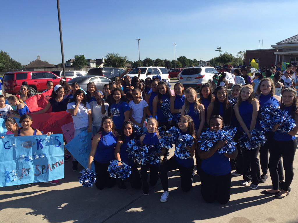 raeaunaslusher's tweet photo. KMS Dance Program at the Homecoming Parade! #sisd2015 #KMSDance http://t.co/mlc3QtRJIg