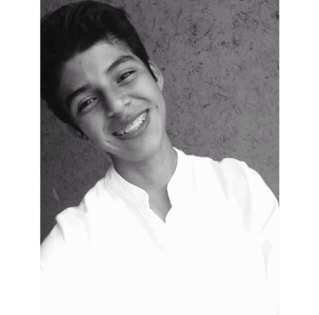 GuaposParody's tweet photo. Concurso de Creadores.❤️
-Fav si el de Atl.🌚
-Rt si el de Mario.✌🏼️ http://t.co/gZLNDDCorO