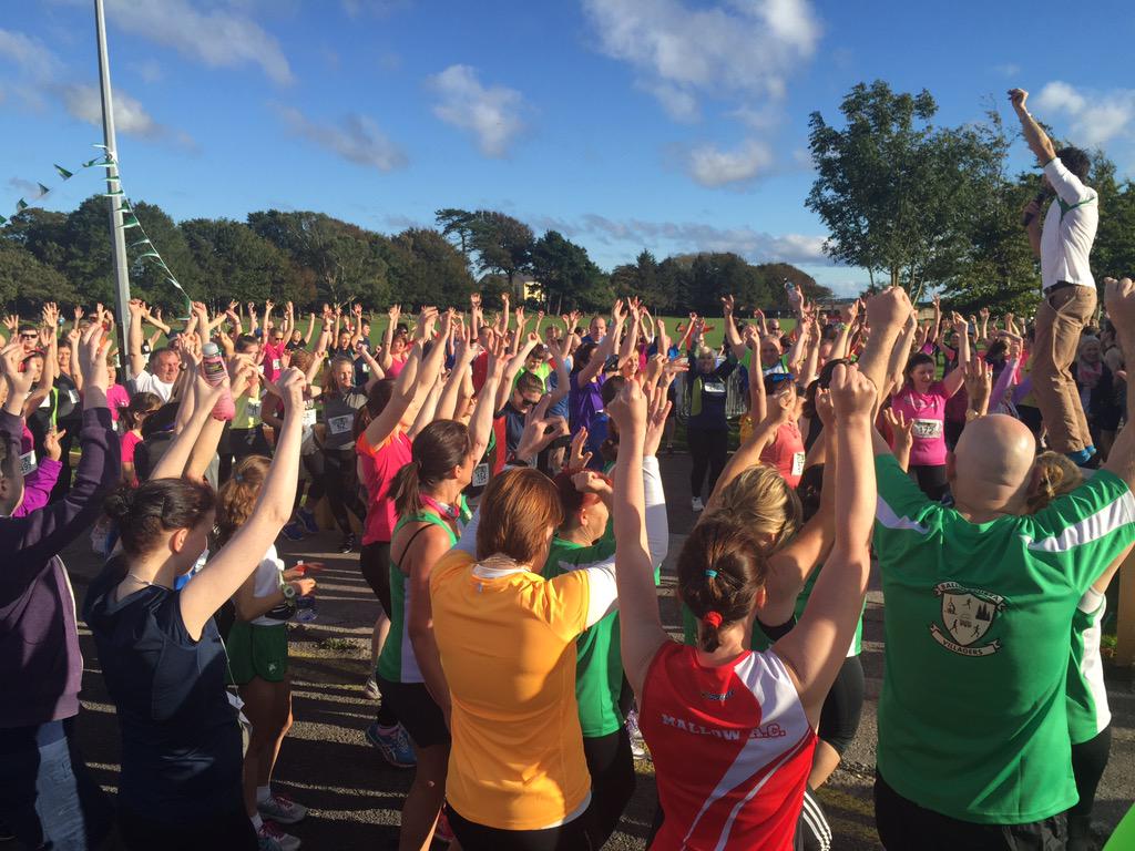 Sonia5K's tweet photo. An impromptu stretching session! Thanks to @FeidhlimKelly for getting everyone in the mood for the #Sonia5k http://t.co/H5kIzk3bDV