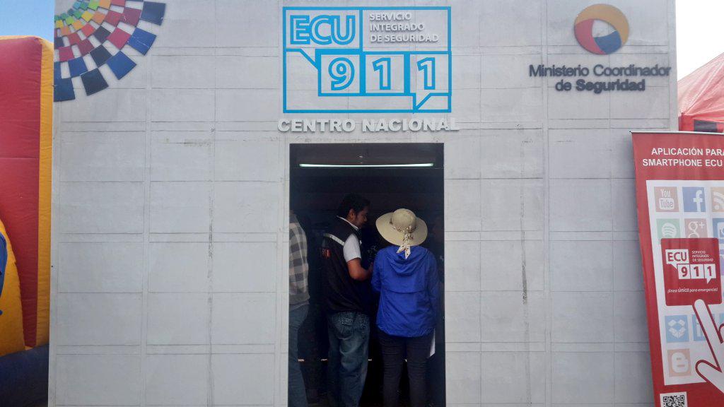 ECU911Quito's tweet photo. Infórmese sobre rutas evacuación, sitios seguros y albergues por #VolcanCotopaxi en #FeriadePrevención en La Carolina http://t.co/dZAKfcPAxi