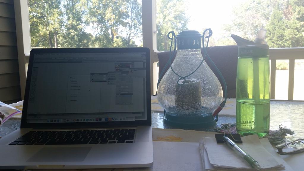 SSKnits's tweet image. Charting and editing on Saturday. Glam life--NOT!! At least it&apos;s portable to the back porch. #crochet #techedit