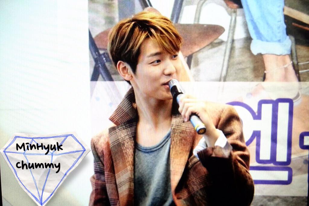 MinHyukChummy's tweet photo. 20150919 일산 팬싸인회 #2gether #Cinderella #CNBLUE #강민혁 preview1@MR_KANGGUN 😏😏 http://t.co/30t2JIlq12
