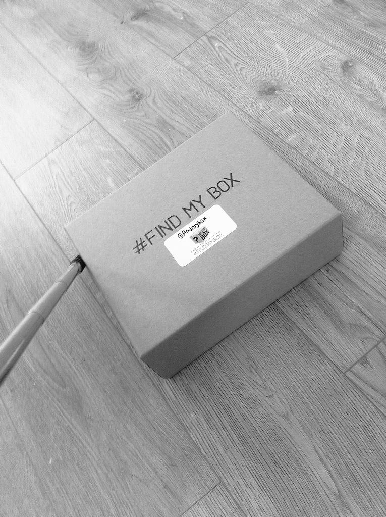 findmybox's tweet photo. It's me,TheBox. Cheeky #selfie before they take me to my new home 😄📦📷 #findmybox #liverpool http://t.co/vSCKltrgM3