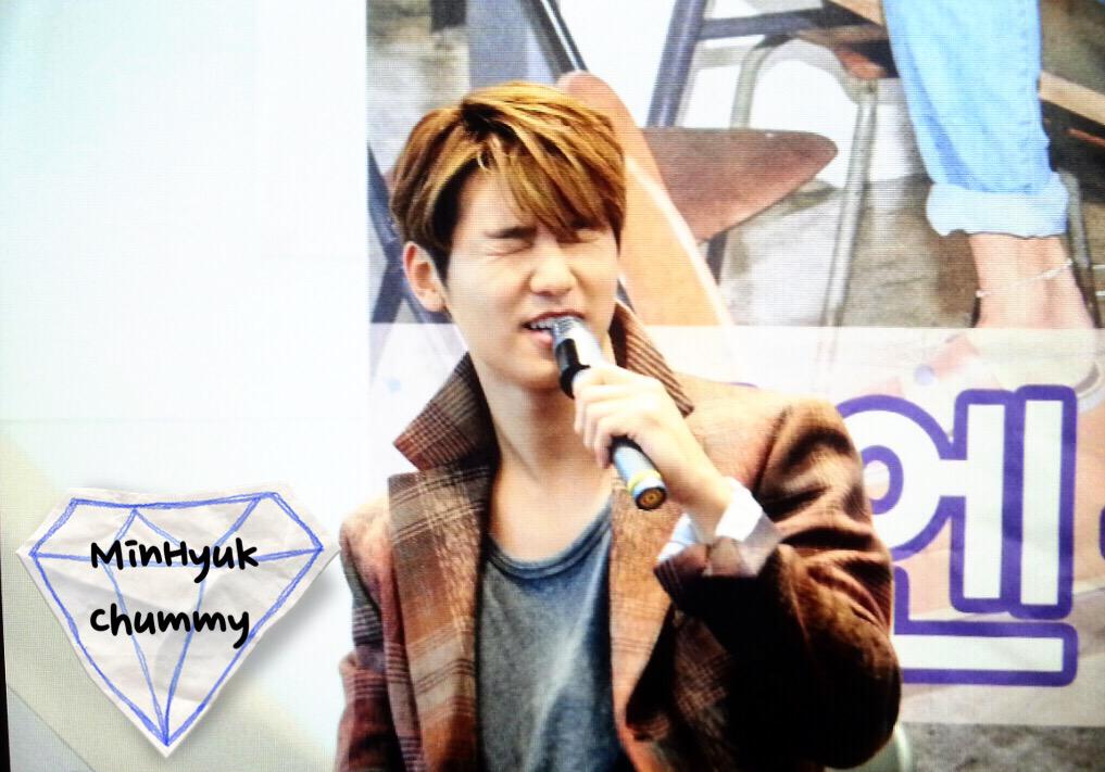 MinHyukChummy's tweet photo. 20150919 일산 팬싸인회 #2gether #Cinderella #CNBLUE #강민혁 preview3 @MR_KANGGUN 😜😜ㅋㅋㅋㅋ http://t.co/yyLE4KtlUW