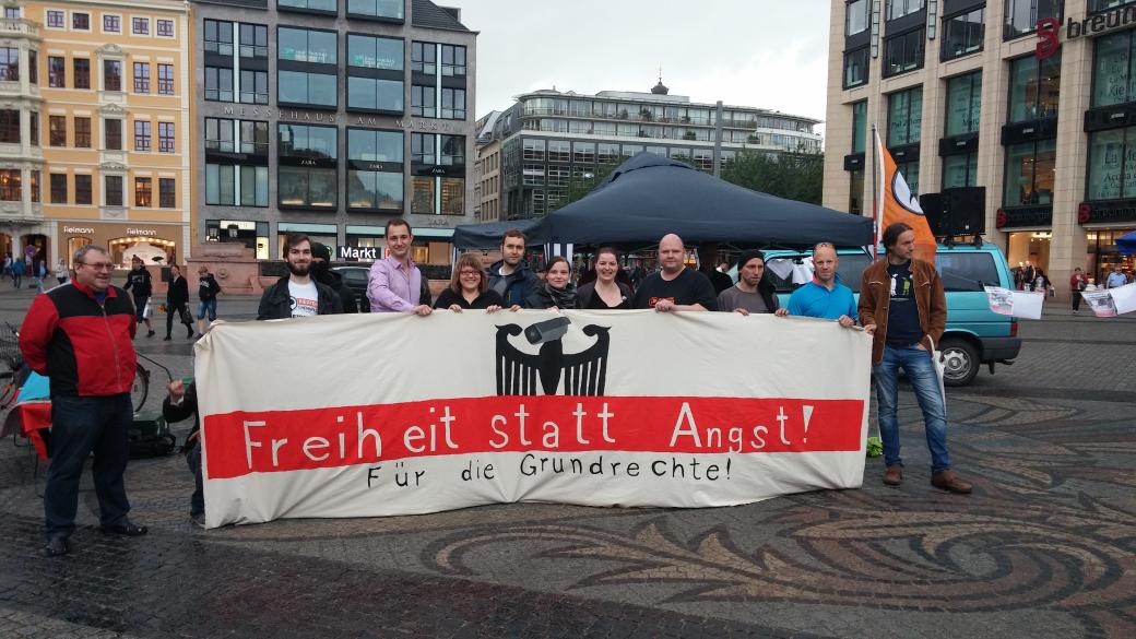 Leipzig grüßt #fsa2015 <a href="/akvorrat/">Arbeitskreis Vorratsdatenspeicherung</a> <a href="/digitalcourage/">@Digitalcourage@digitalcourage.social</a>