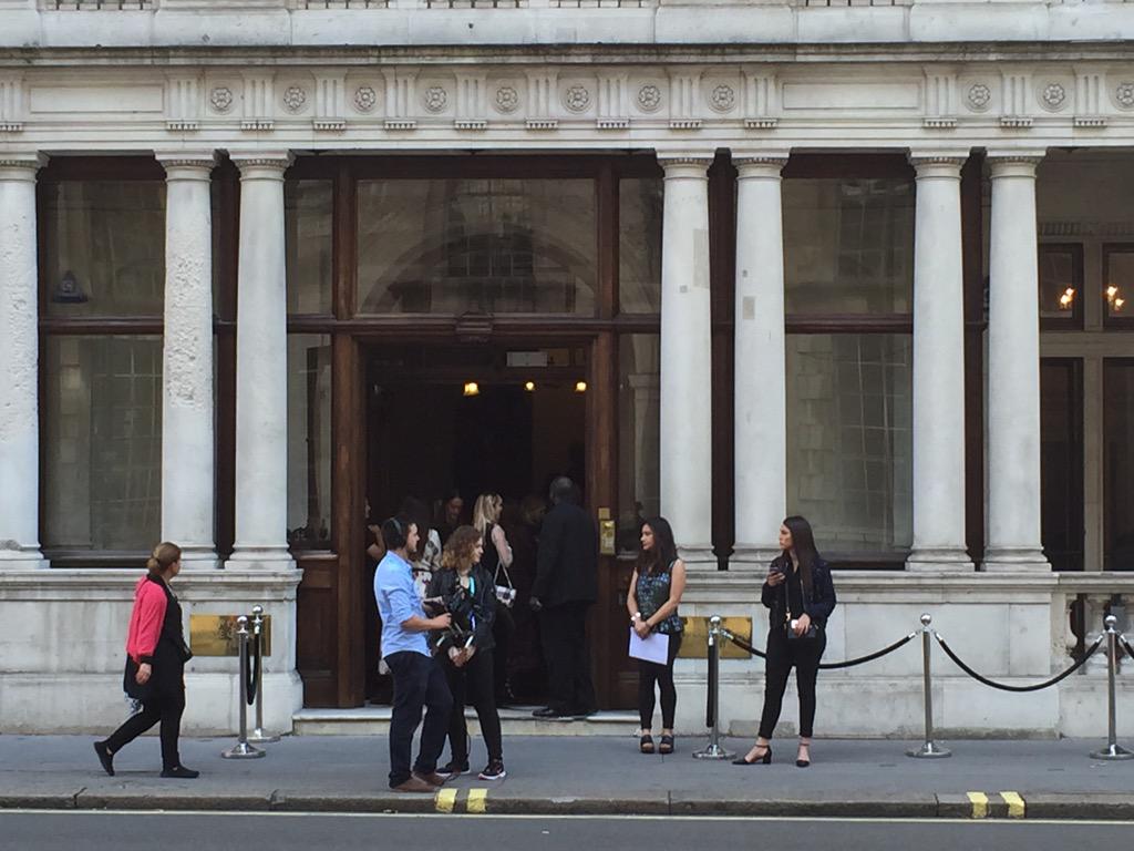 PlaylistGuy's tweet image. #NP "Sultans of Swing" Dire Straits #LondonSounds 🎸