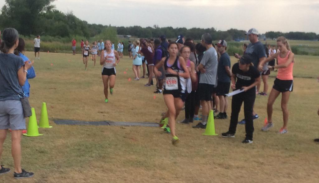 TXMileSplit's tweet photo. Ashley Johnson & Elizabeth Reneau leading at the mile mark #Marcus2 http://t.co/tLM36jcNGe