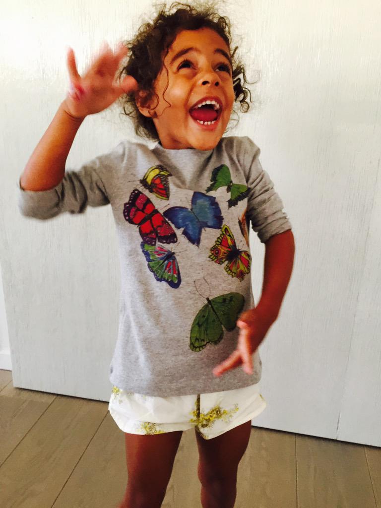 annvanelsen's tweet photo. Crazy curly girlie ❤️💜💙 http://t.co/ybdxoyX5RD