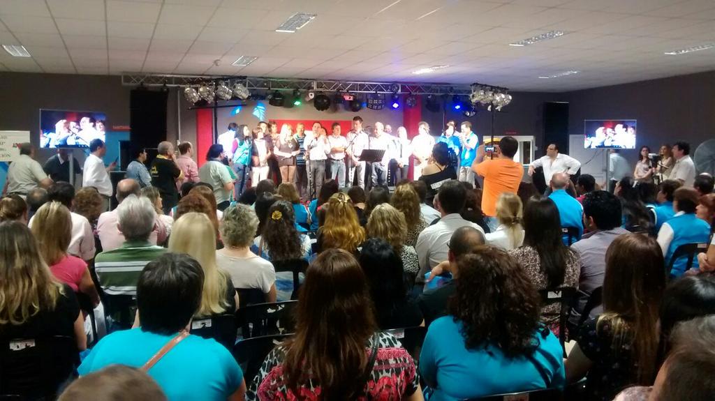 mariluleverberg's tweet photo. 500 dirigentes docentes participaron estusiastas de inauguración #NuevaSede @udpm_misiones #Alem @ADOMIS_Misiones http://t.co/Ey8WugOacx