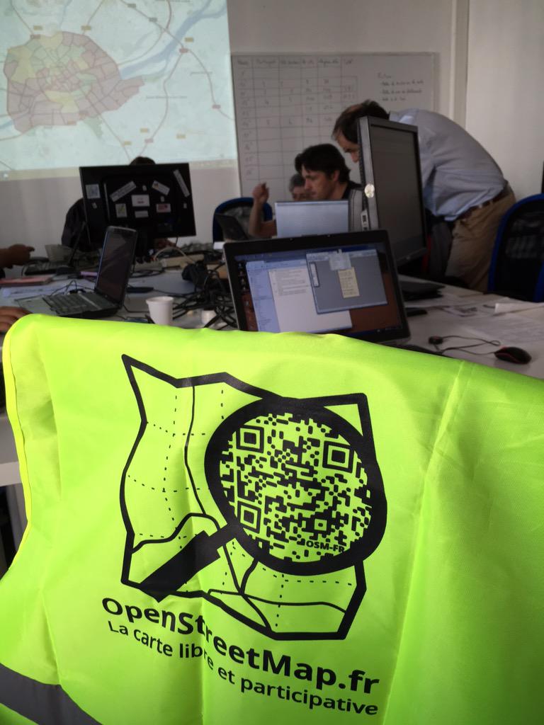 PAVelo_Nantes's tweet photo. Merci aux contributeurs, bénévoles, de @OSM_FR pour cette #cartopartie #vélo http://t.co/W8Ikj8bkjM