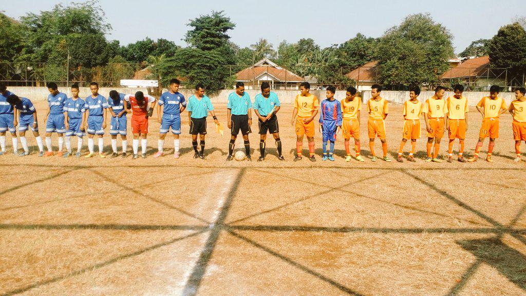 darunnajah_jkt's tweet photo. @Jabar24Jam @ligasantrinas Darunnajah Jkt Juara Group A, DN ><al itqon= 1:1 || DN ><Fiisabiilillah 4:0, Zona Jakarta. http://t.co/FK38kwpk5u