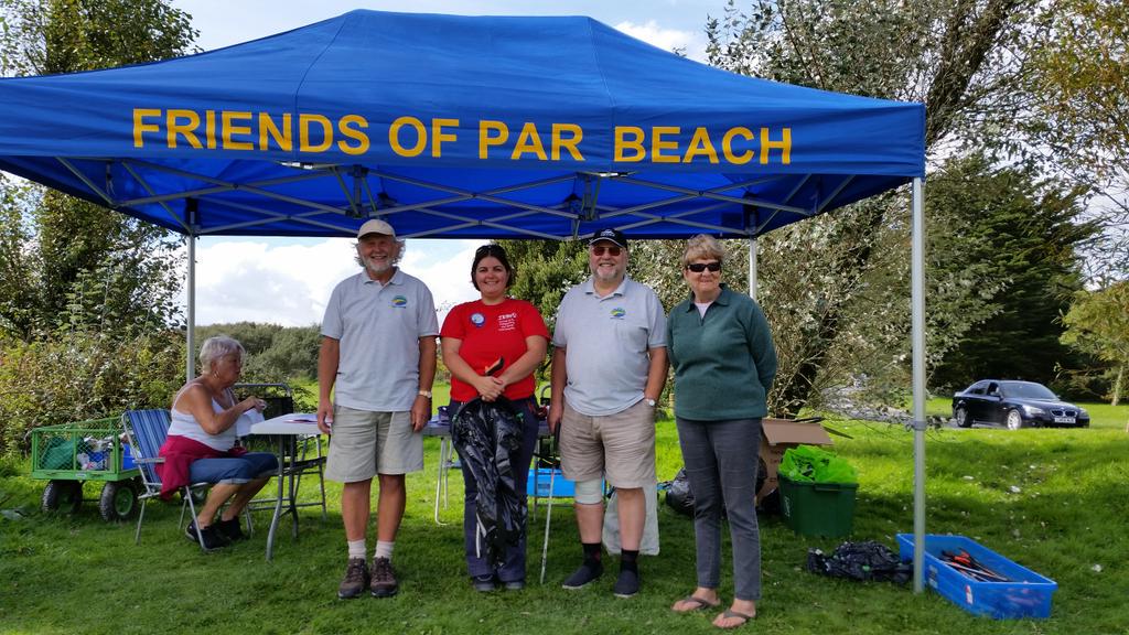 StAustellTIC's tweet photo. RT @staustelltesco: Helping #friendsofparbeach litter pick on Par beach this morning  @CleanCornwall @Em_j_Taylor http://t.co/DyDrncQOdO