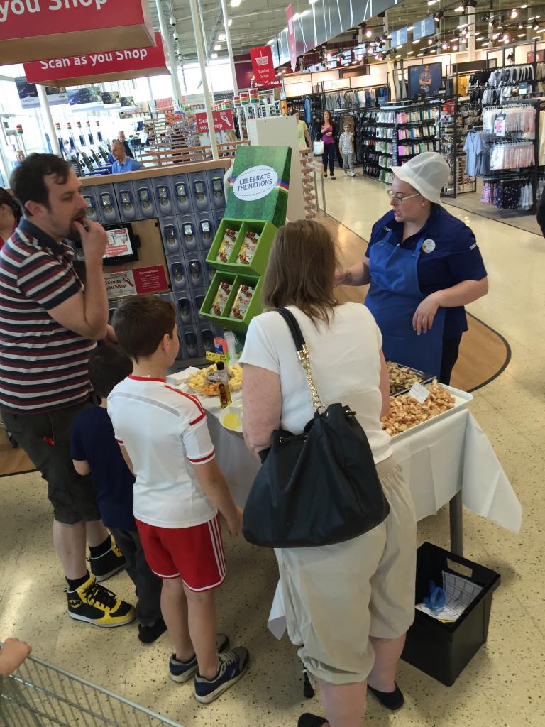 TescoExtraNotts's tweet photo. Lots of lovely tasters and and a friendly welcome in Nottm Extra today! http://t.co/UjIzGmzQyo