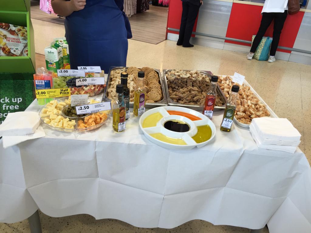 TescoExtraNotts's tweet photo. Lots of lovely tasters and and a friendly welcome in Nottm Extra today! http://t.co/UjIzGmzQyo