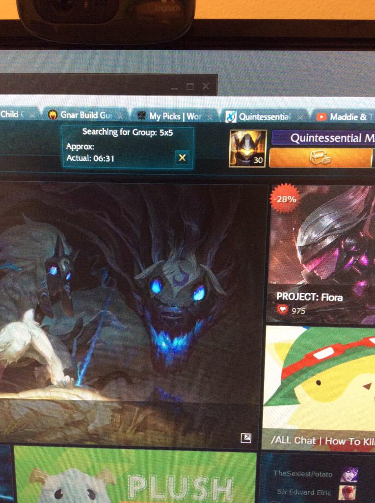 mheadley84's tweet photo. When you're trying to learn champs, and team builders like, nah you can wait for ten minutes. #LeagueOfLegends http://t.co/8Or8E1iuBf