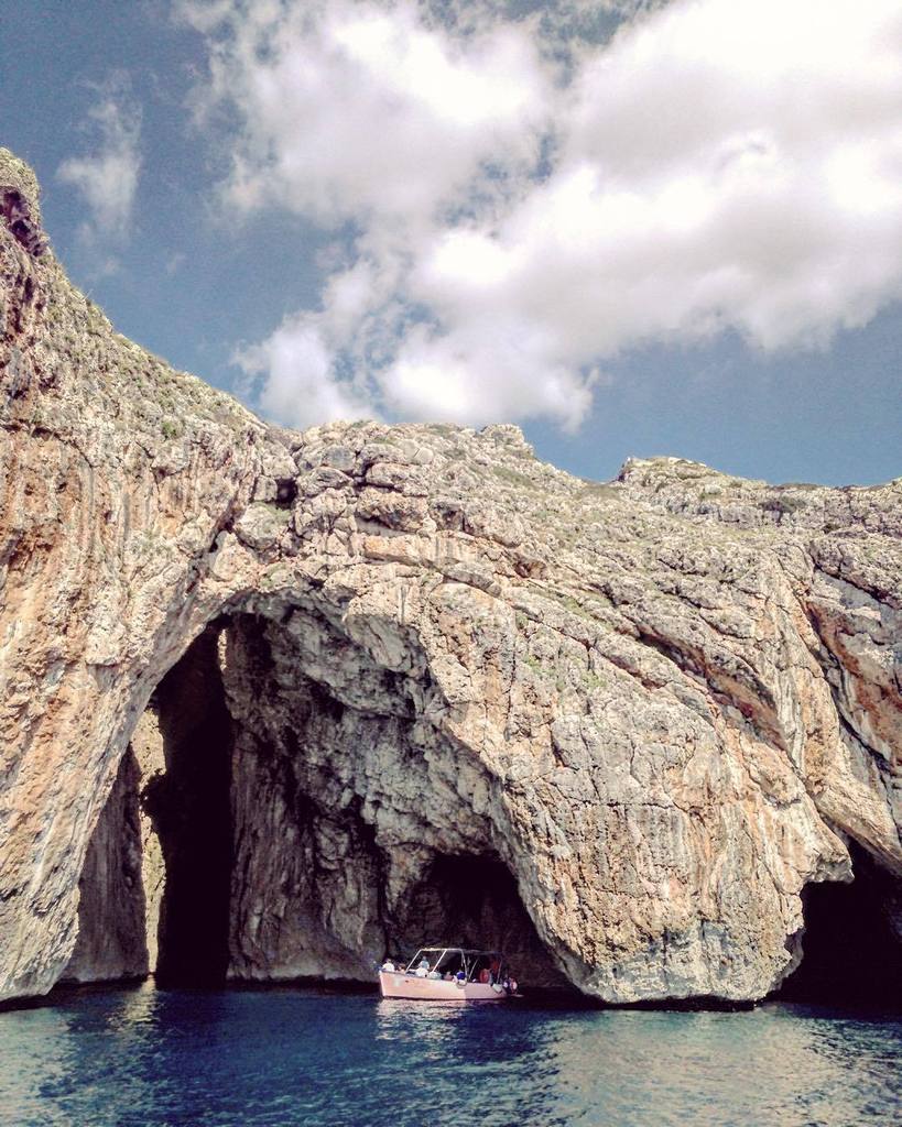 apuliasocial's tweet photo. #costasalentina #dalmare #scogli #grotta #salento #salento2015 #puglia #italy #italia #sol… http://t.co/uqVYeoVojc http://t.co/0VAZonlzMx