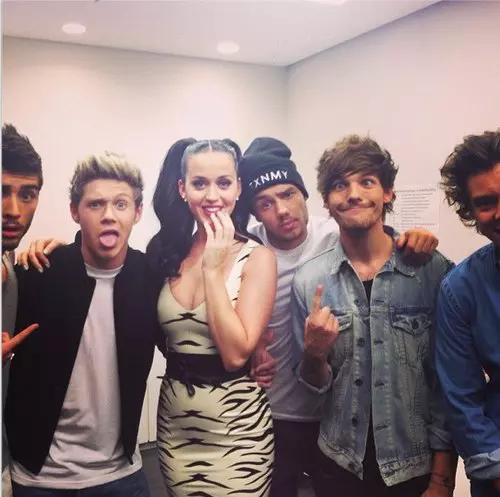 justin_please11's tweet photo. #EMABiggestFans1D - MTV EMA | Vote - http://t.co/B1K5iqreeF this One Direction!!!😊 http://t.co/HDwYmDfhDO