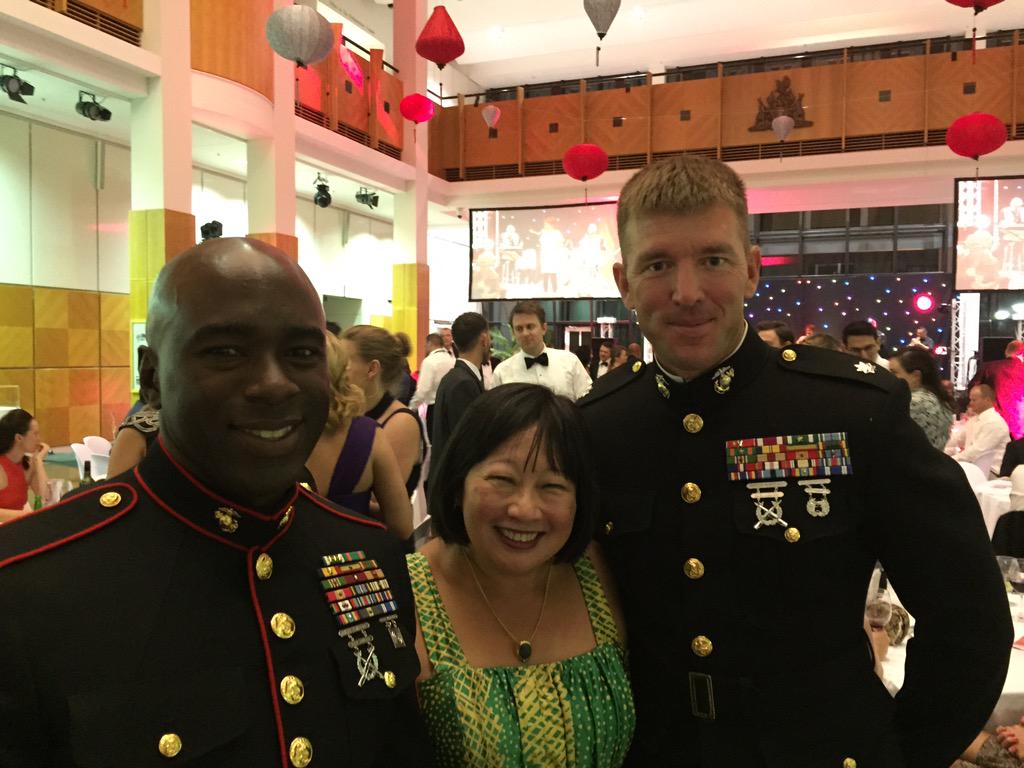 kfonglim's tweet photo. #BuildUpBall @USMCForceDarwin catching up with friends http://t.co/jNlHiX1bY8