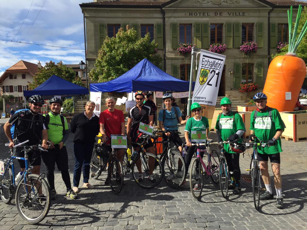 sevequoz's tweet photo. #RelaisVert à Echallens! @VertsVD avec notre Conseillère d'Etat Béatrice Métraux #EF2015 http://t.co/1lIhzr96Rr