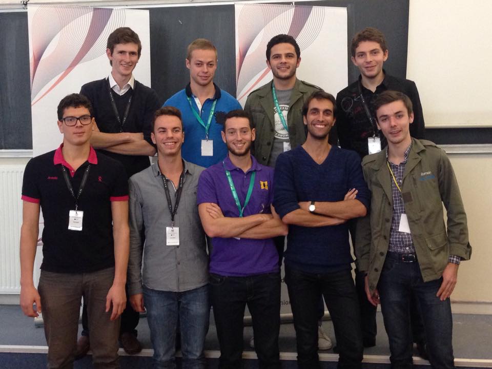 InterfaceSPT_JC's tweet photo. Les #JuniorEntreprises font leur rentrée ! Les présidents de @RJet_Toulouse présents à #AGPSEPT15 @Paris_Dauphine http://t.co/bQcrIjC9Rl