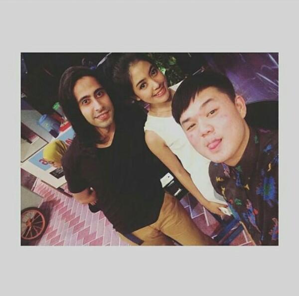 RezyRiShah's tweet photo. Smoga project baru na sukses n lancar ya shine @Rizky_A20 
Doa qta #Rizkynesia slalu menyertai mu, Allah bless u 😊😘 http://t.co/hbweE1Cp1e