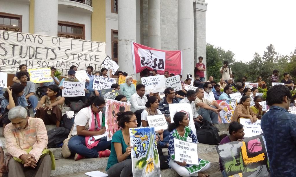 jisa_mathew's tweet photo. Banglore comes togather to support the FTII students struggle#FTII http://t.co/47SRjVYihT