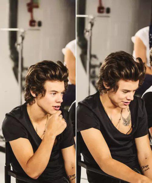justin_please11's tweet photo. #EMABiggestFans1D - MTV EMA | Vote - http://t.co/B1K5iqreeF sexy harry🙈👏 http://t.co/voPGEi6gid