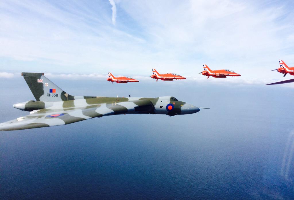 Absolutely incredible and emotional final <a href="/rafredarrows/">Red Arrows</a> &amp; @XH558 Flypast <a href="/SouthportAir/">Southport Air Show</a>. Courtesy Circus 8, Cpl Bloice