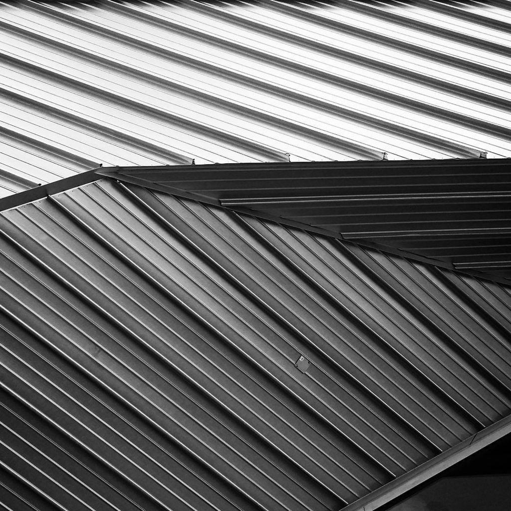 aaronjreid's tweet photo. White Lines #ottawa #myottawa #igersottawa #algonquincollege #lines #patterns #studentcomm… http://t.co/aiaFpSgr4I http://t.co/SSlbAJr5MU