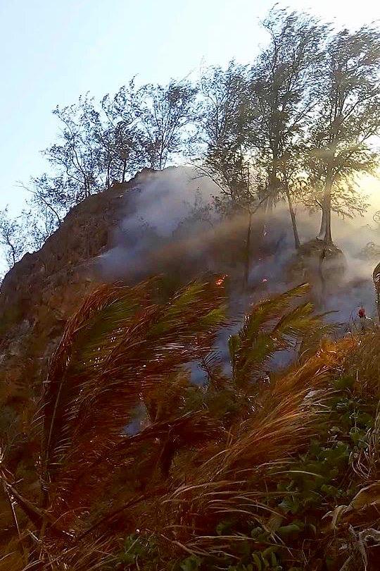 SaveBangka's tweet photo. @KakaSlankdotcom SOS — Bangka on fire! Help to fix water pipes needed! https://t.co/XfFRKipM6v #SaveBangkaIsland http://t.co/sKCGhiY22m