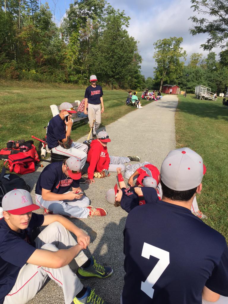___Advantage___'s tweet photo. Advantage Baseball getting ready for there wood bat tourney⚾️ #skwad http://t.co/stohAC5VHW