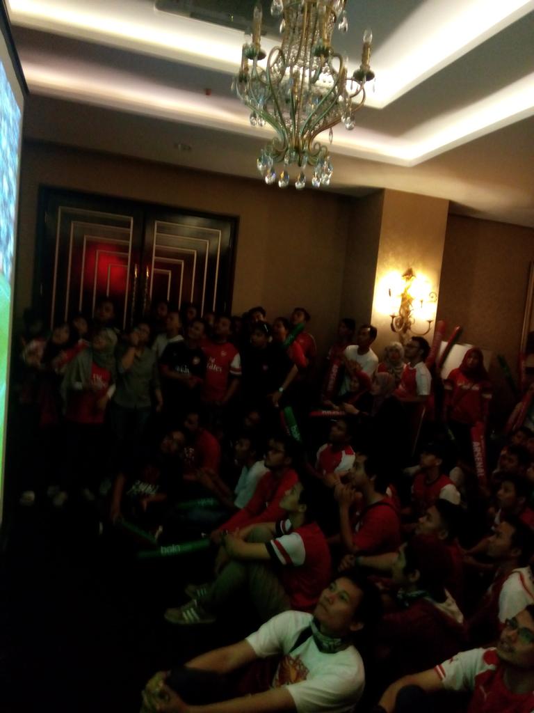 bolacomID's tweet photo. Para anggota @CISCbekasi @AIS_BKS terlihat sangat menikmati dalam match ini #NontonBolaSeru http://t.co/wQJ913ARrQ