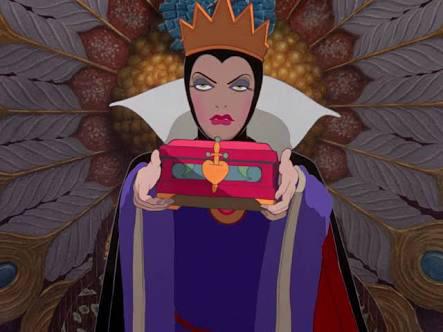 ガチコ 記念すべきディズニー映画初の悪役 名前がないので 悪い魔女 と呼ばれてますが 実は グリムヒルデ女王 って名があった時期も ちなみに 初期デザインはもっとデブス Rt Snw Ne 白雪姫に出てくる王妃様についてお願いします Http T