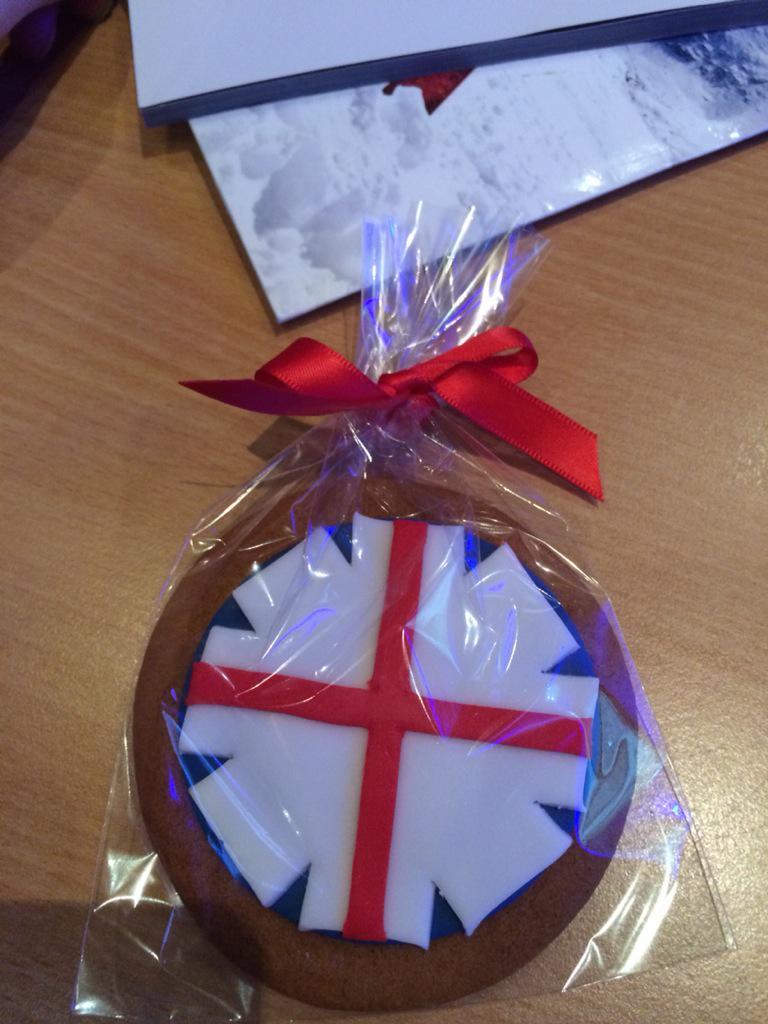 @Ros1eDuck keeping the coaches going <a href="/SnowsportEng/">Snowsport England</a> Coaches Conference!! #alwayslearning #yummy