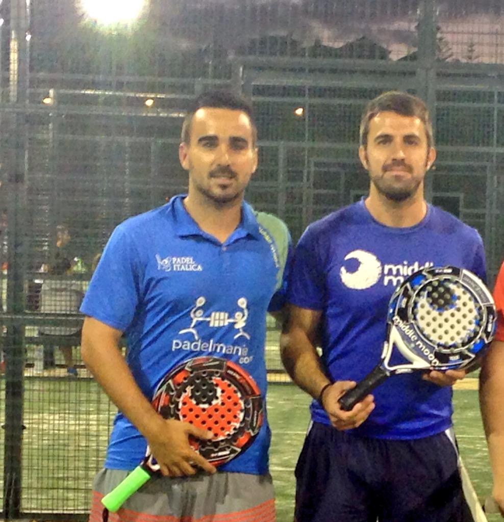 si_padel's tweet photo. Continúan nuestros jugadores y jugadoras en el #CtoAndalucía Esta tarde a por los cuartos #GoSIPadel http://t.co/Msqd2wFAGv