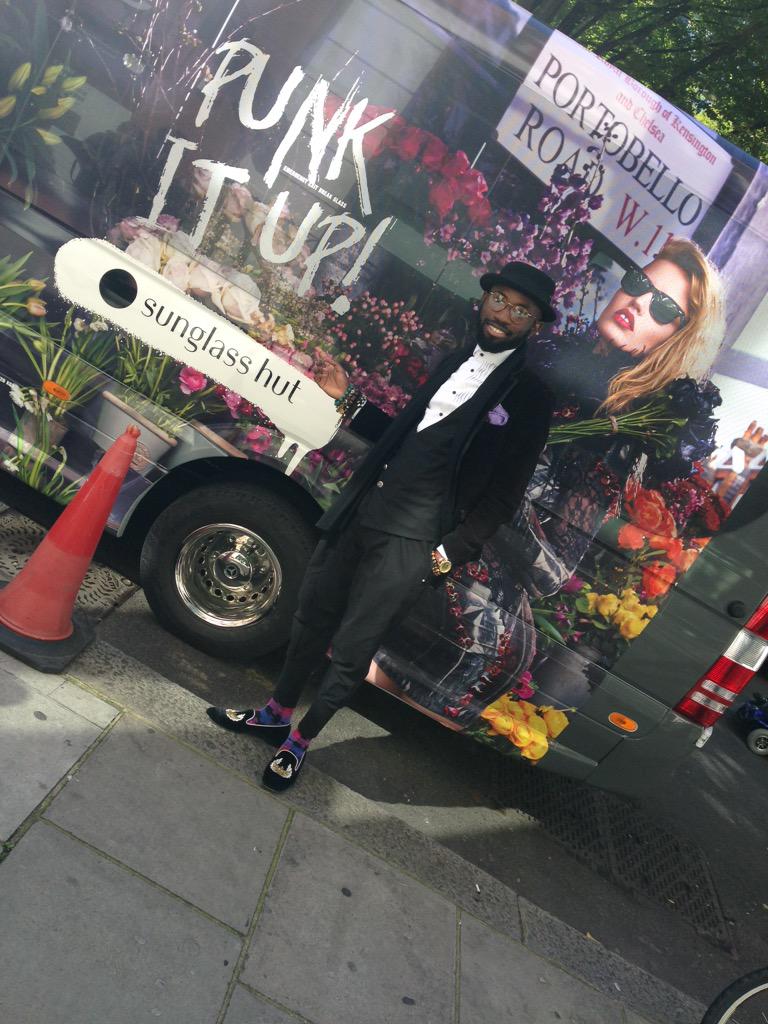 AdrianRCGordon's tweet photo. Had to grab a shot next to the #lfw #PunkItUp buses @sunglasshut http://t.co/baftdFaQFx