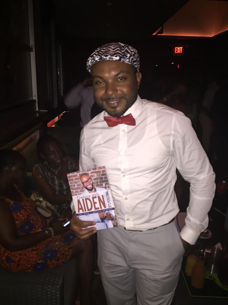 TheeJoeBraxton's tweet photo. Another great eve supporting @AidensCuisine #CookingWithAiden #BookSigning ππ½ #Platinum @lapels4acause #LapelPins http://t.co/yv7xU4TTYU