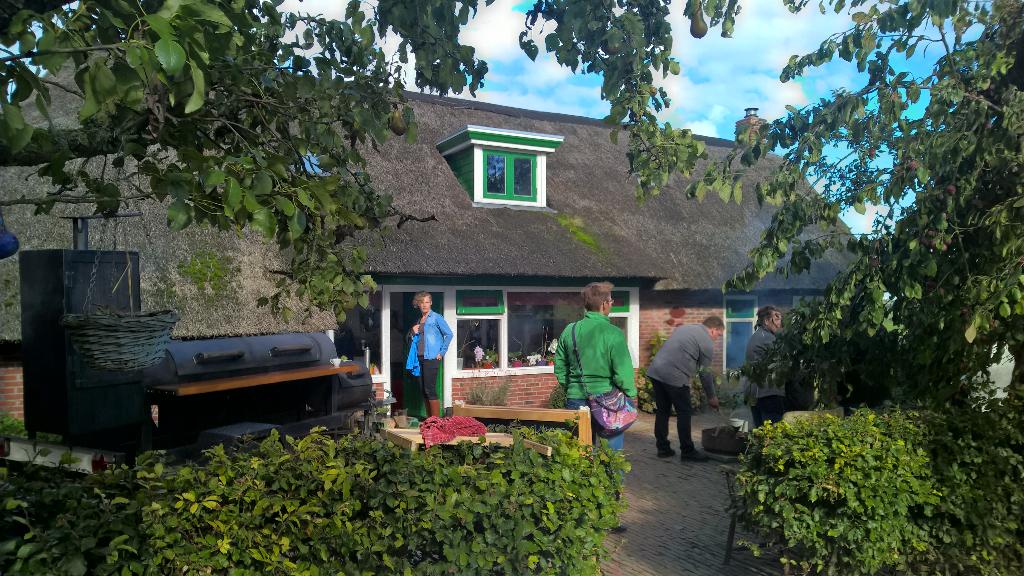 En ook bij de <a href="/waddenvarkens/">waddenvarkens</a> in #Uithuizermeeden kun je terecht voor een proeverij! Komt dat proeven!