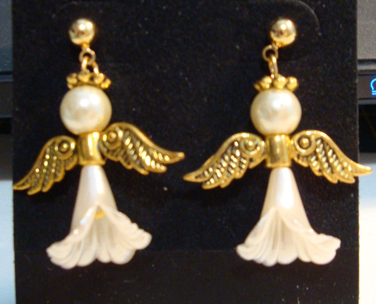 SparklyDesigns's tweet photo. http://t.co/kJ7YdTkaAd #jewelry #women #accessories  #jewelryforsale #earrings #fashion #trending #angels #christian http://t.co/2iX2BEvOgb