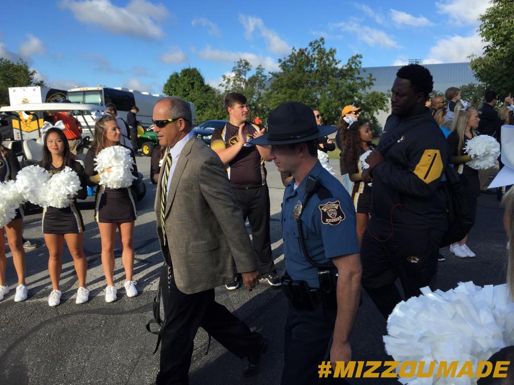 MizzouFootball's tweet photo. #Mizzou Tiger Walk! Kickoff in two hours on @espn! http://t.co/T7VqNXTCFS