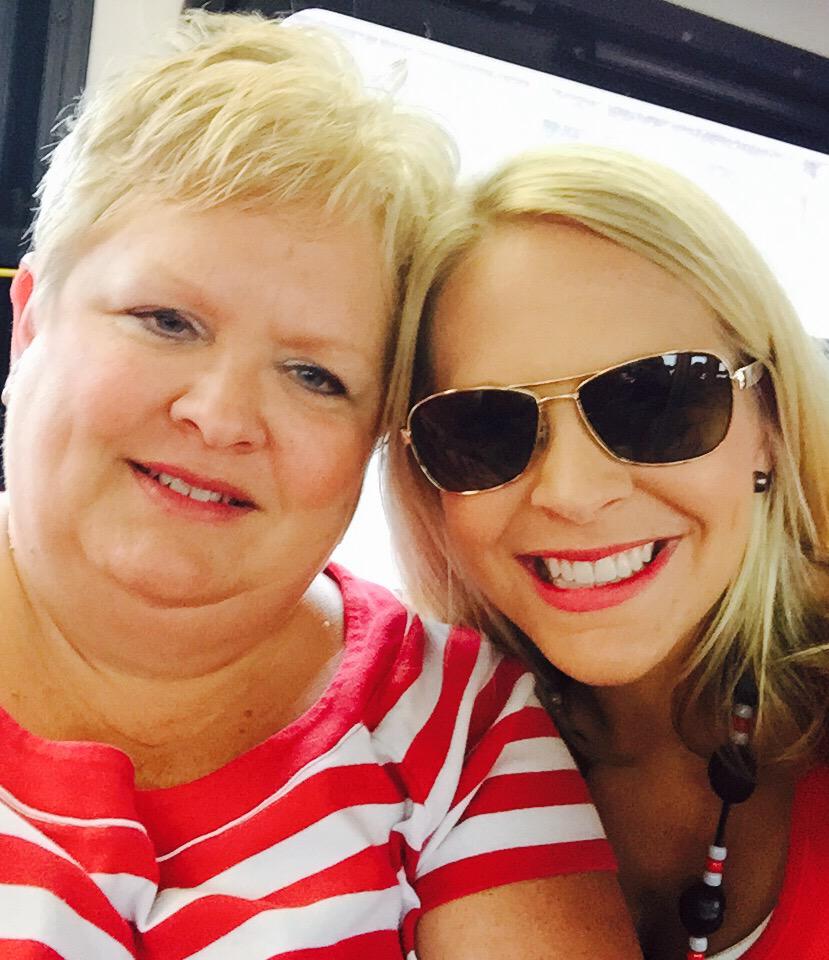 leslieplans's tweet photo. Headed to the SHOE 🏈🍺🏈 O-H http://t.co/X3POFG45lm