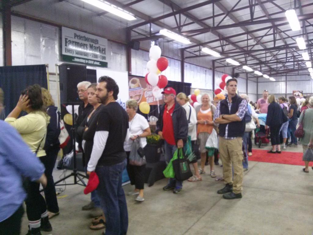 perfectwknds's tweet photo. People lining up for taste of #DooDoosBakery #buttertarts @PTBO_SatMarket. Vote for your fave! http://t.co/5osiAnUCpU